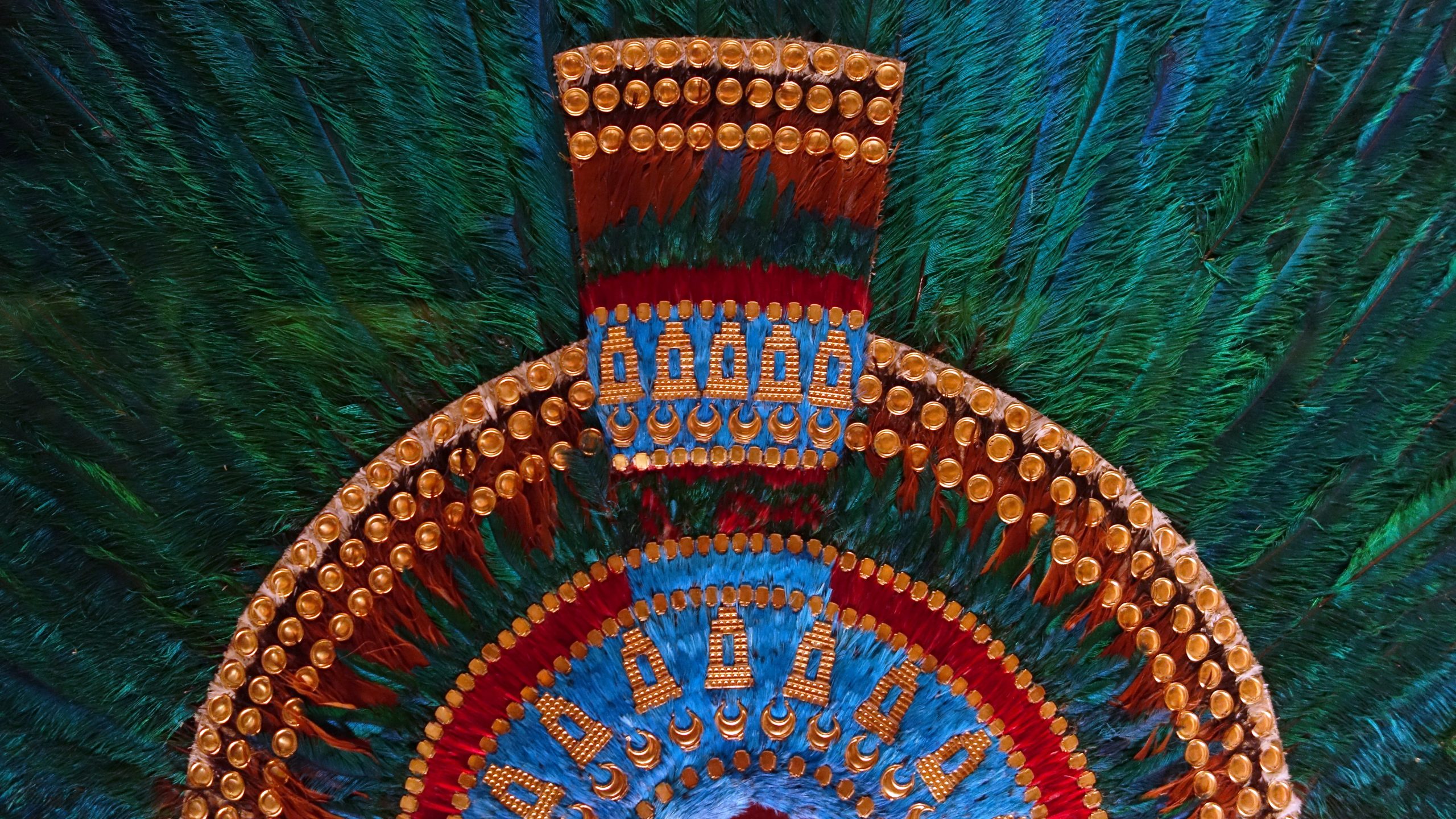 O magnífico cocar de Montezuma, o imperador asteca